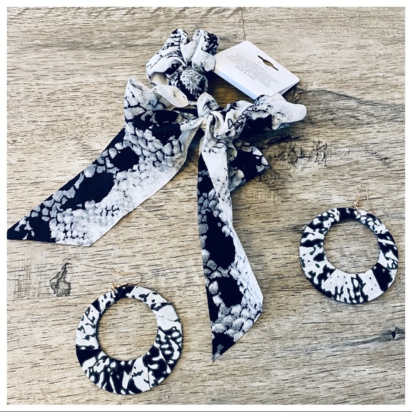 ✨LAST ONES✨Snakeskin hoop chic earrings - Picture 5 of 8